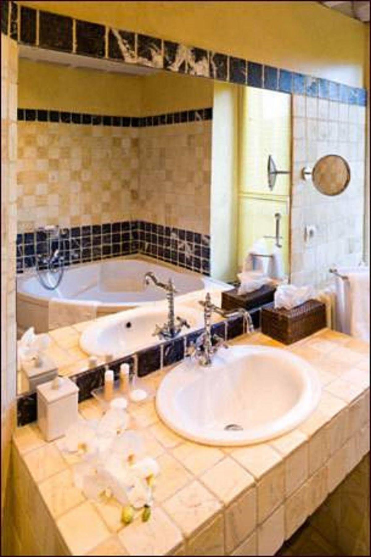 فندق Auberge A La Bonne Idee Saint-Jean-aux-Bois  المظهر الخارجي الصورة